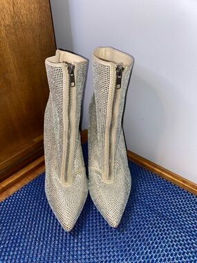 Wild Diva Rhinestone Stiletto boots, preowned, sz 8